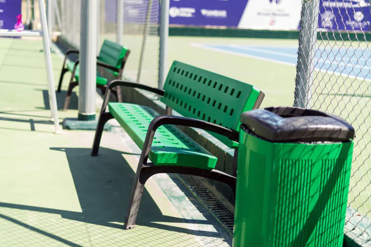 Polyethylene benches and bins in tennis club - 2021