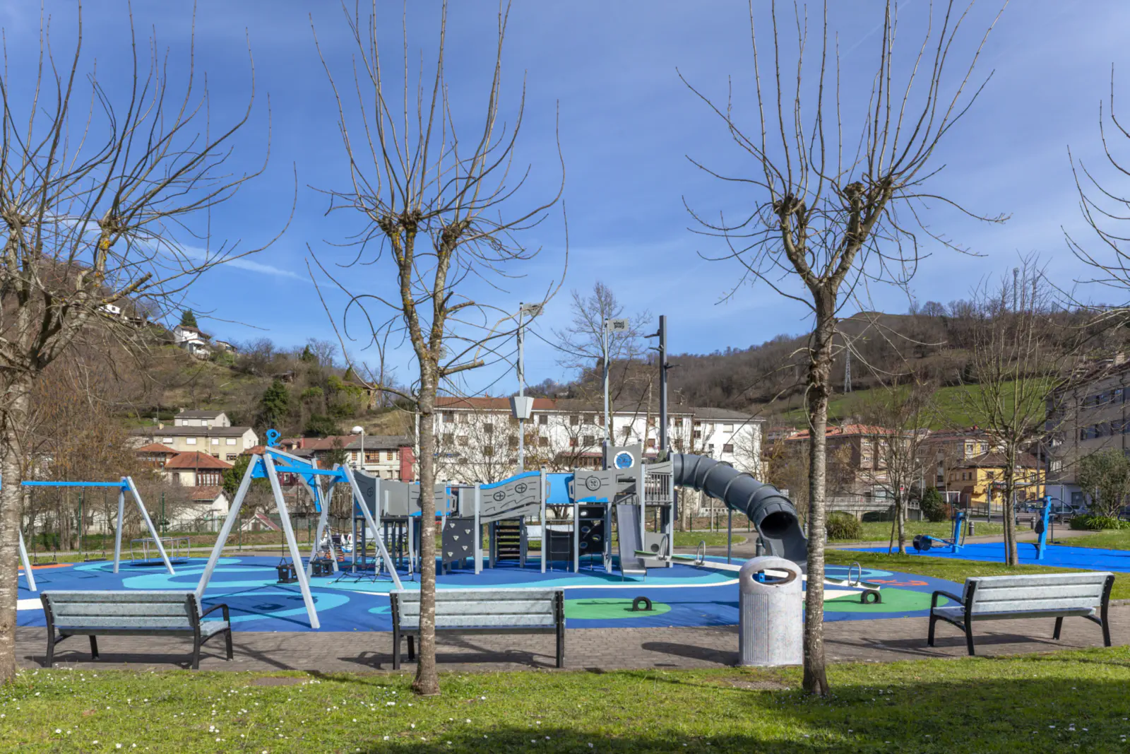 Bancos y papeleras para zonas infantiles Bancos y papeleras para zonas infantiles