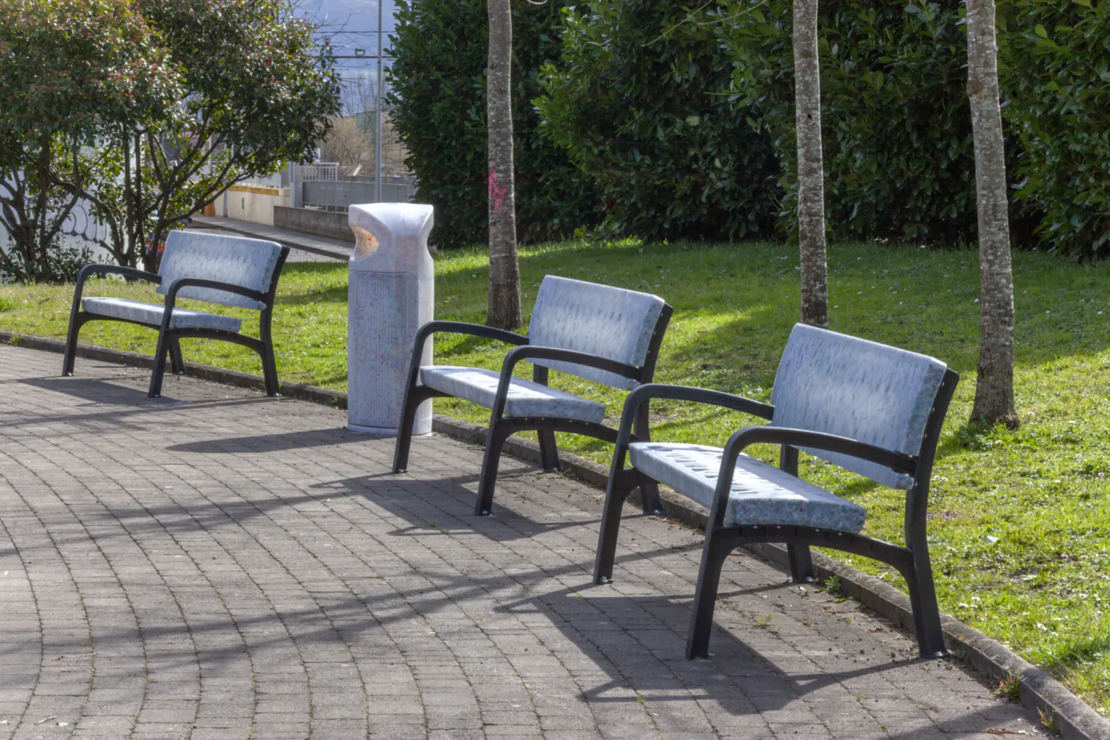 Bancos y papeleras para zonas infantiles Bancos y papeleras para zonas infantiles