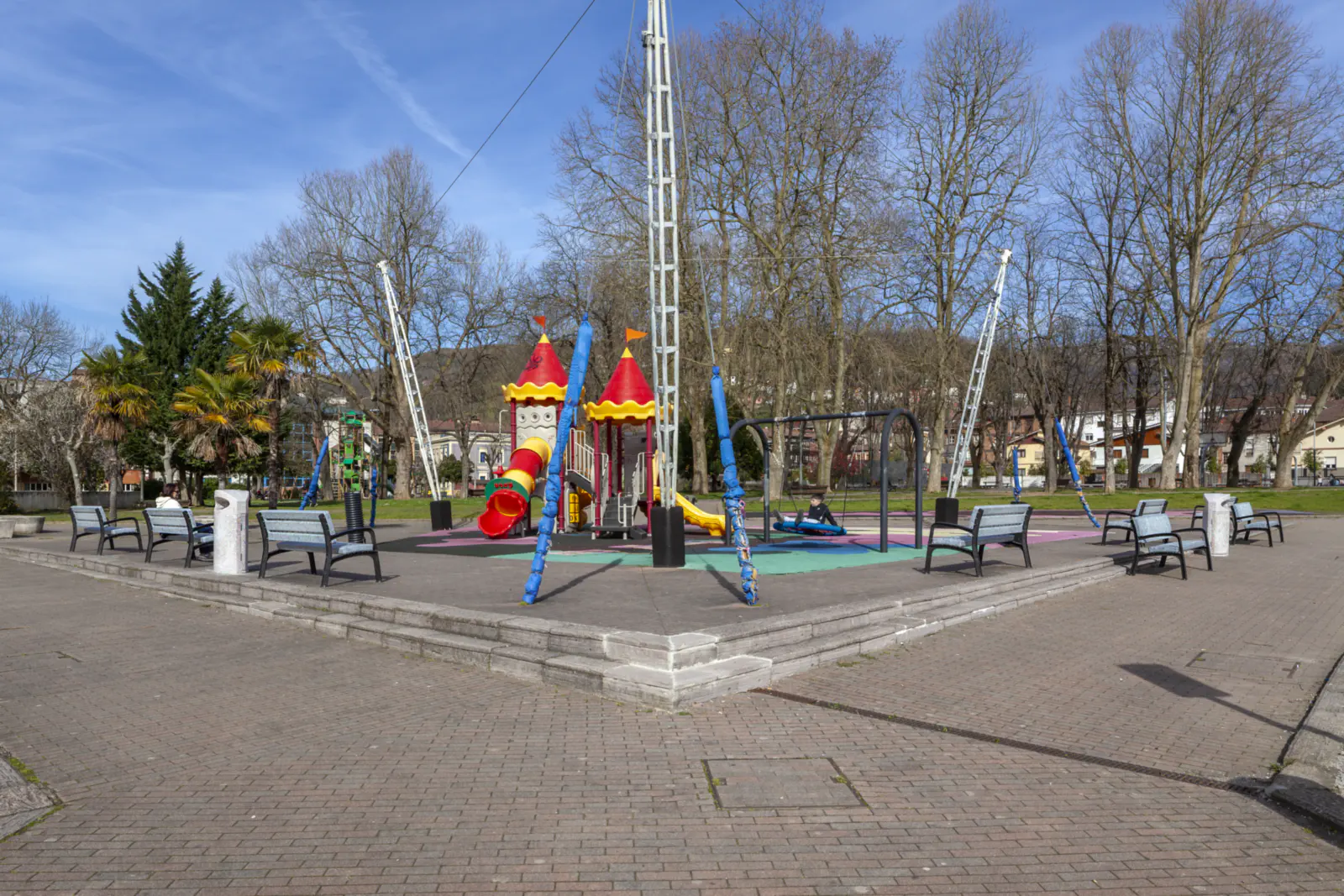 Bancos y papeleras para zonas infantiles Bancos y papeleras para zonas infantiles