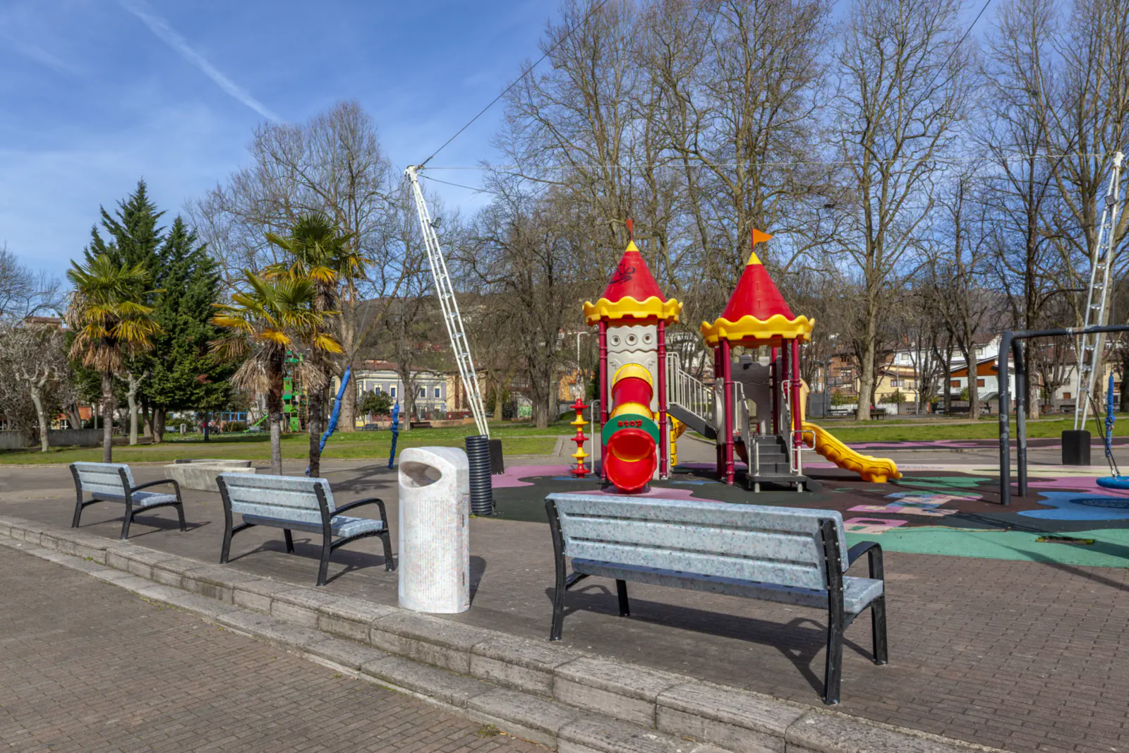 Bancos y papeleras para zonas infantiles Bancos y papeleras para zonas infantiles