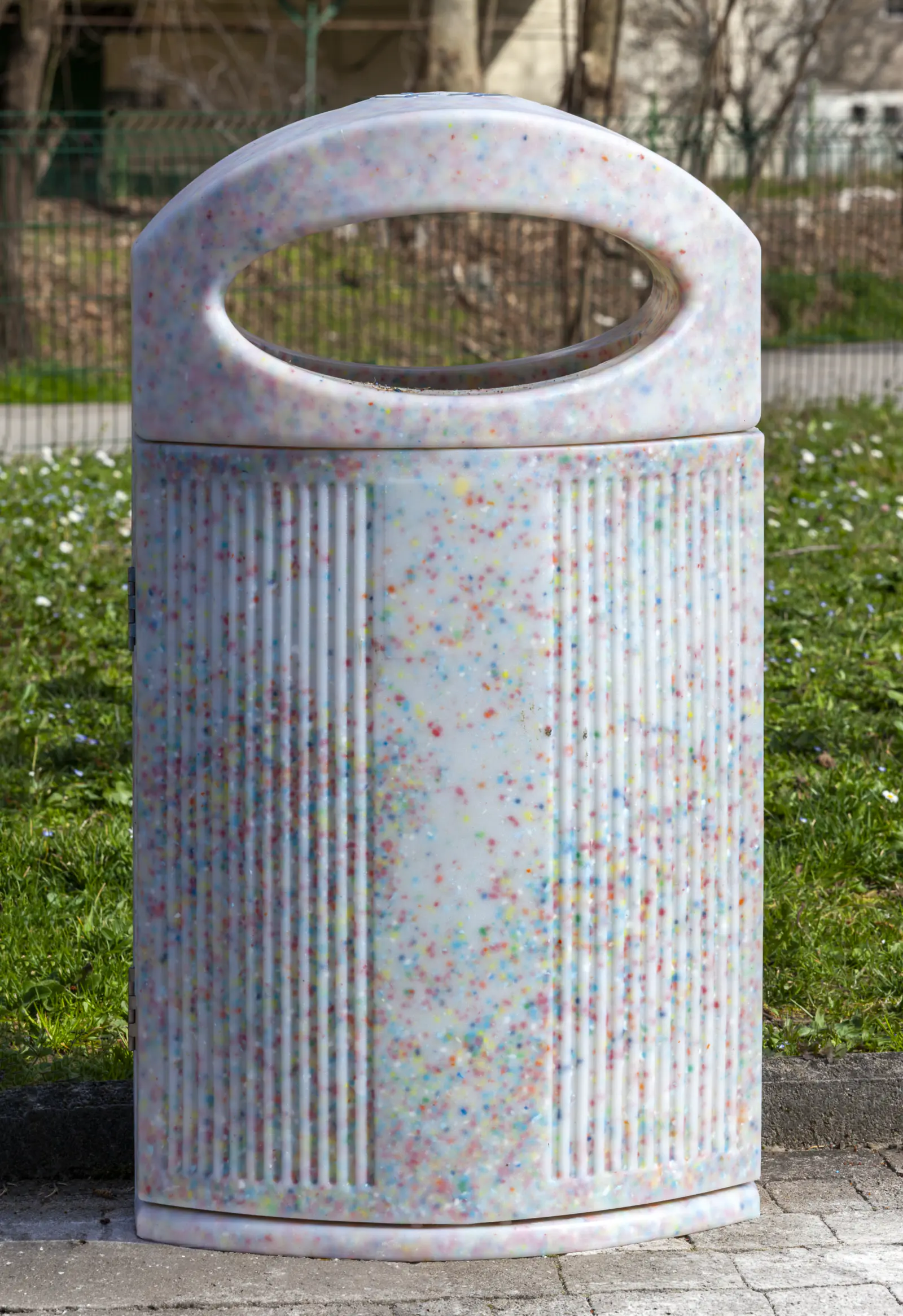 Bancos y papeleras para zonas infantiles Bancos y papeleras para zonas infantiles