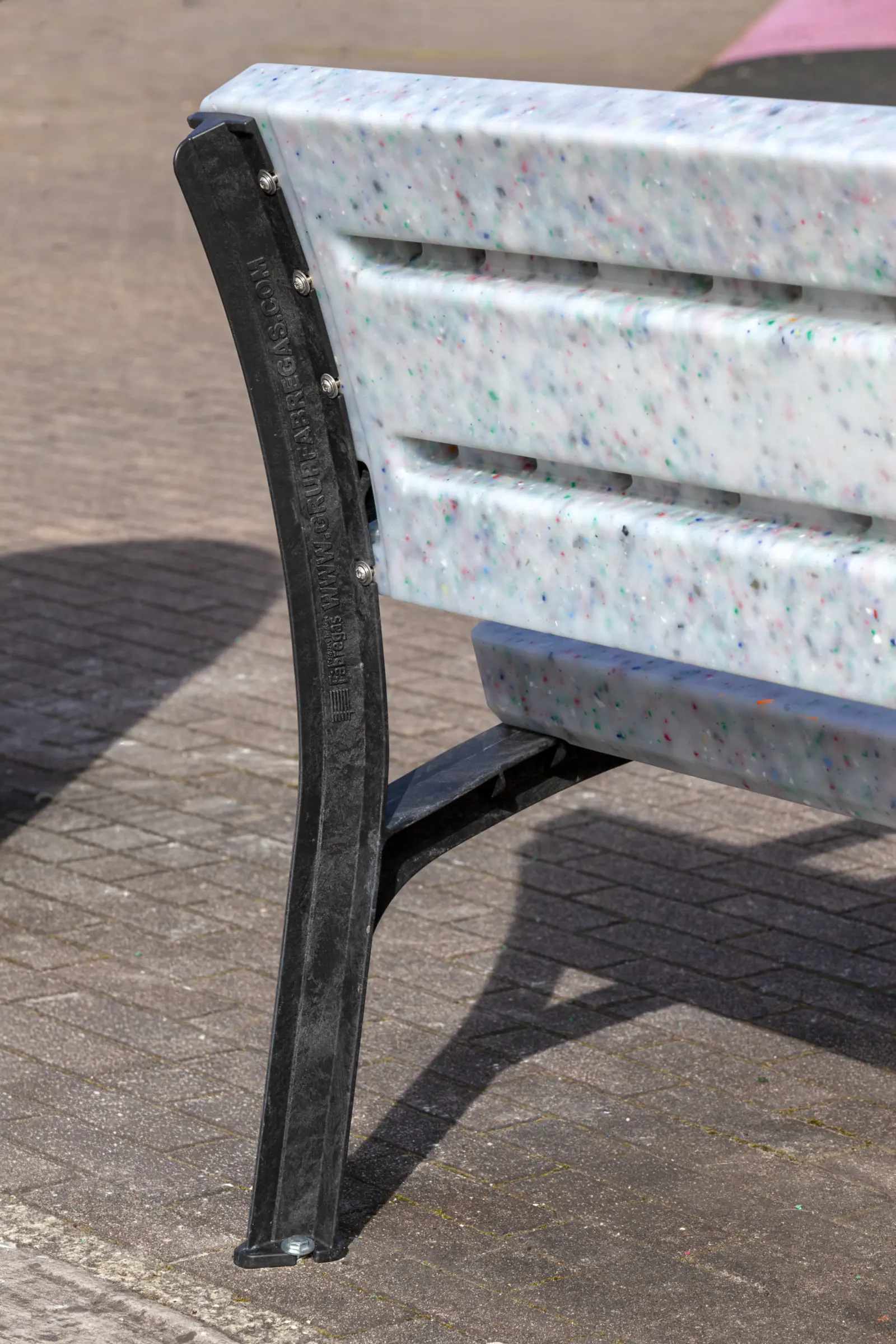 Bancos y papeleras para zonas infantiles Bancos y papeleras para zonas infantiles