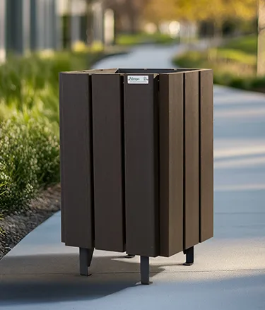 Nuevas papeleras creadas con materiales reciclados