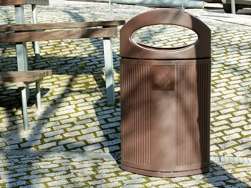 Papeleras personalizadas en color corten