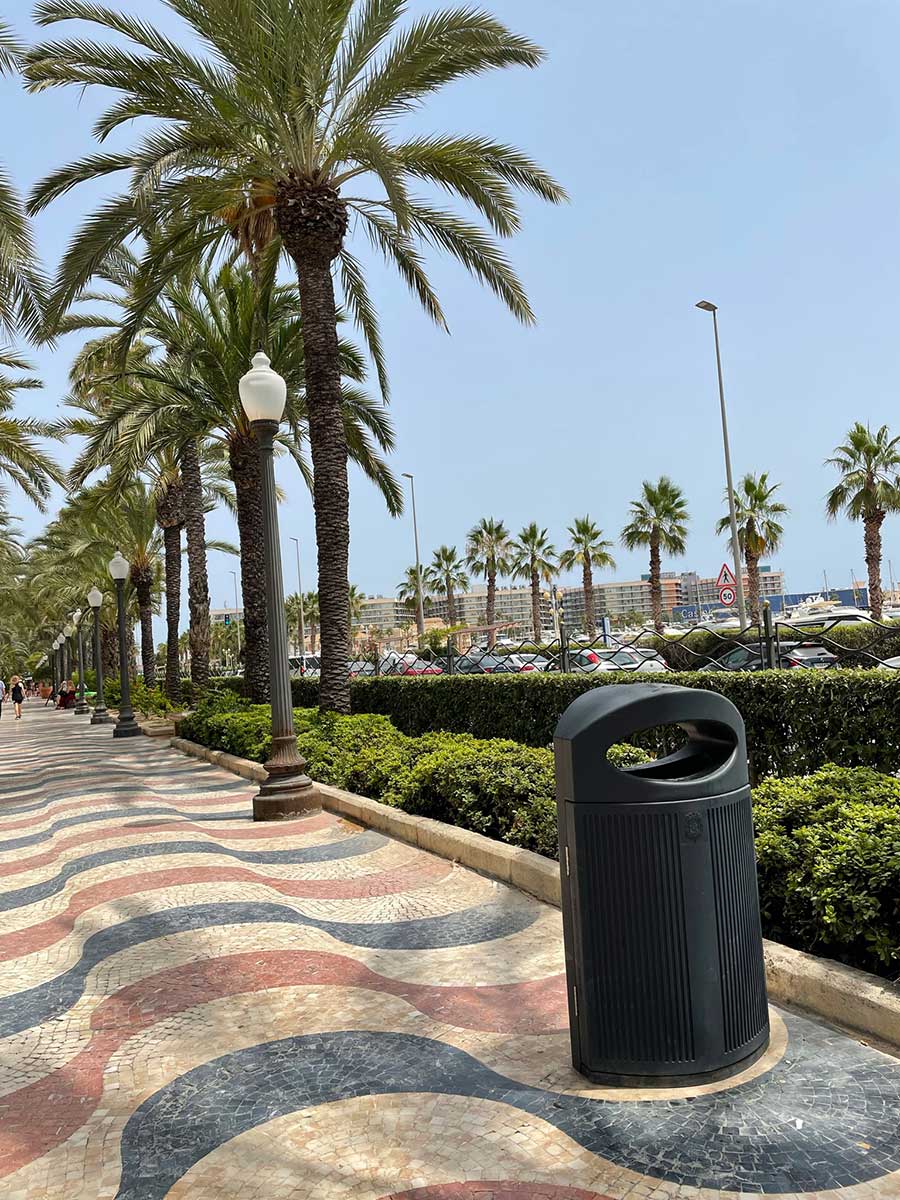 Polyethylene bins in Alicante - 2021