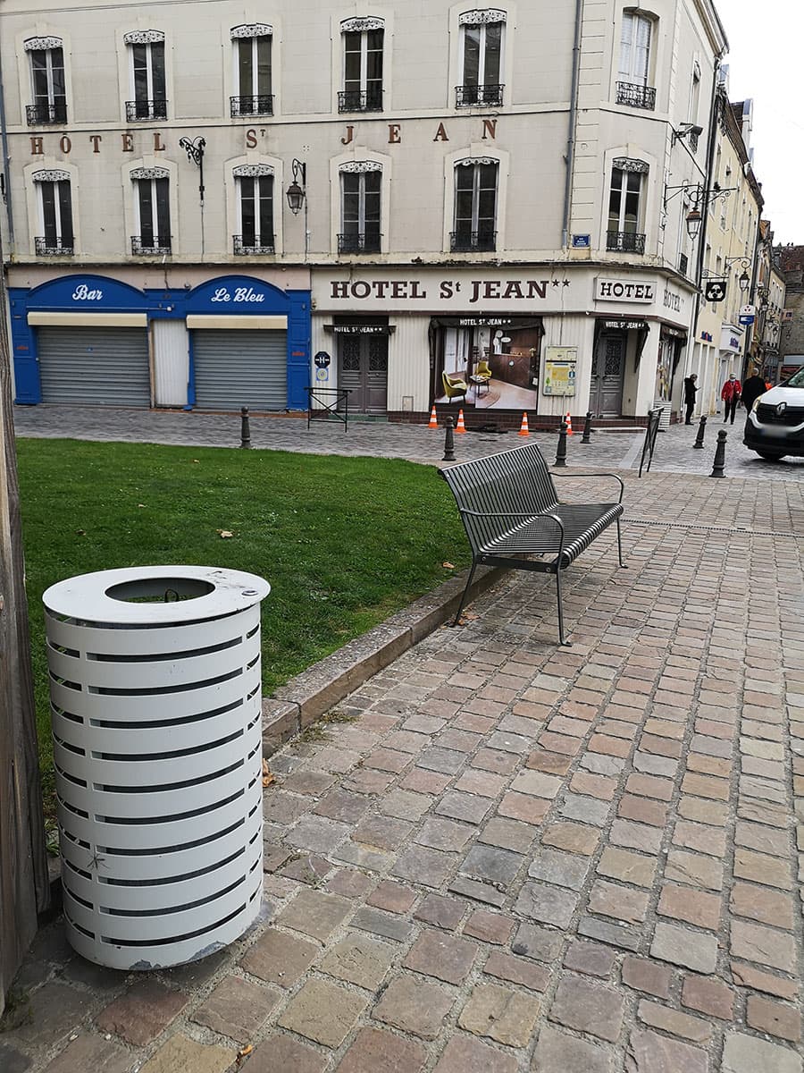 Mobiliario urbano en Francia