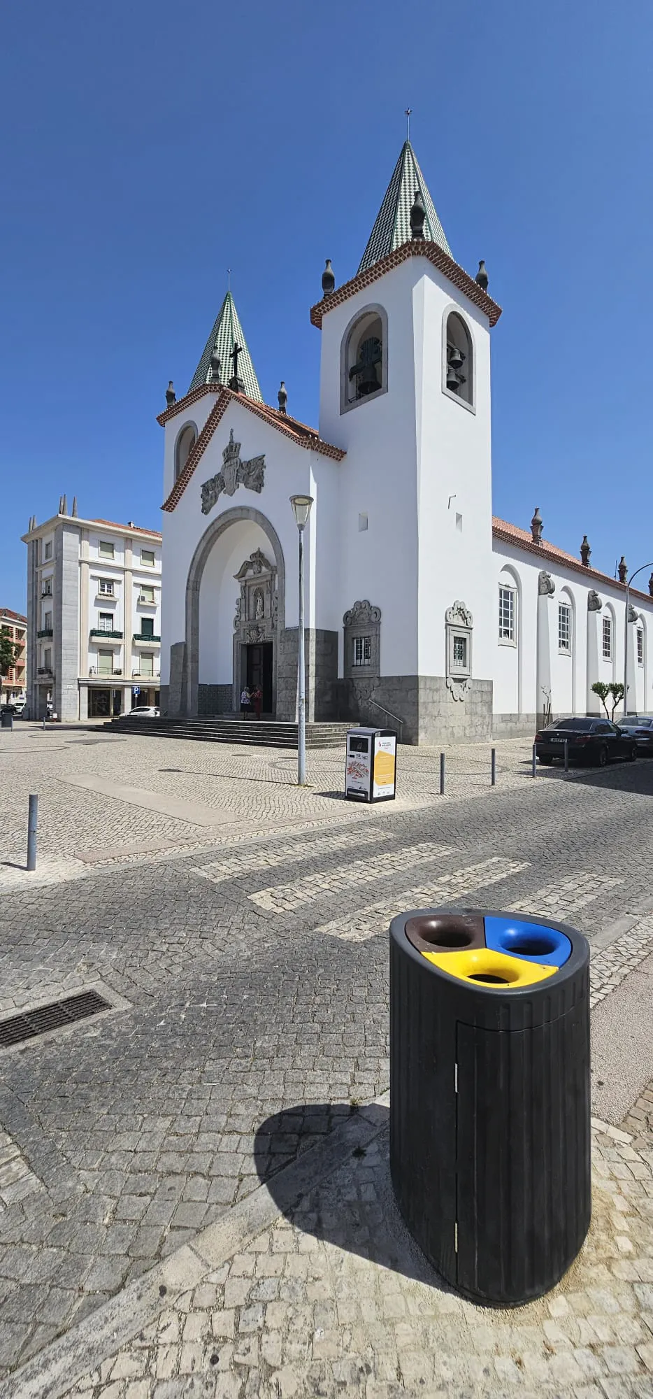 Renovació de papereres de recollida selectiva Renovació de papereres de recollida selectiva