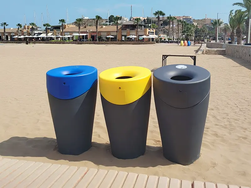 Papeleras ALVIUM BEACH en la bahía de Mazarrón, Murcia – 2026